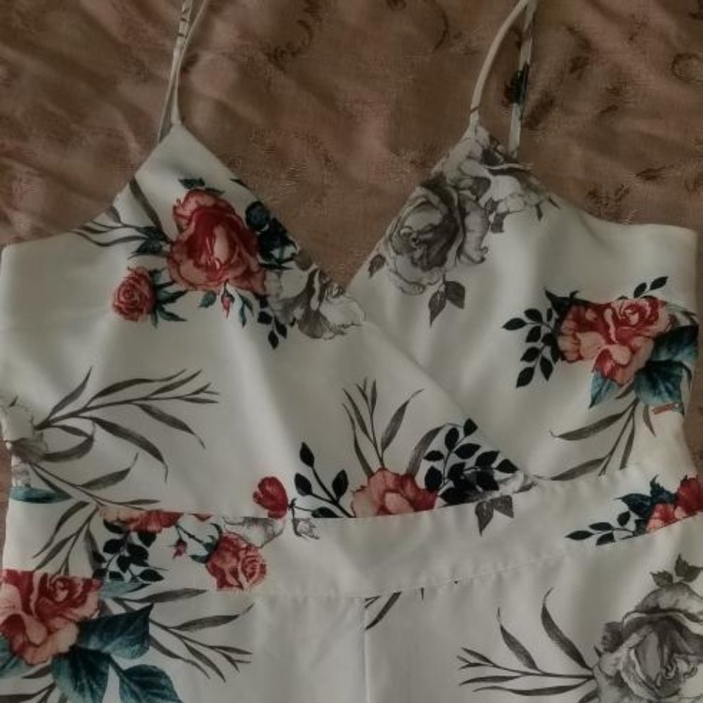 Large Guess Jumpsuit, Floral pattern